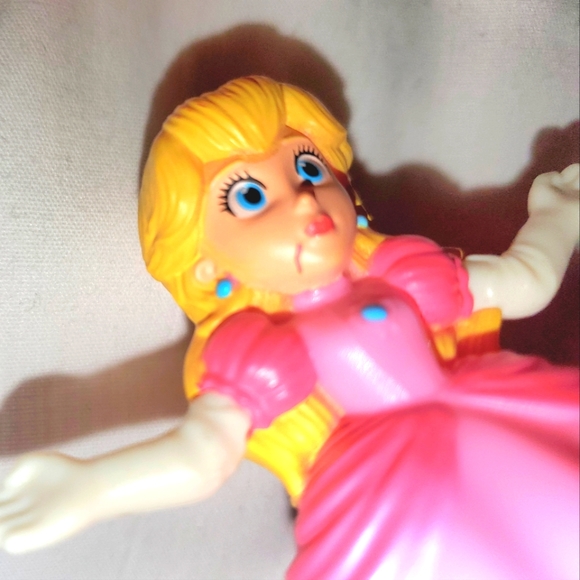 :Mixed lot of 12 McDONALDS Mario Brothers Nintendo HAPPY MEAL TOYS  READ DESCRIT - Picture 2 of 9